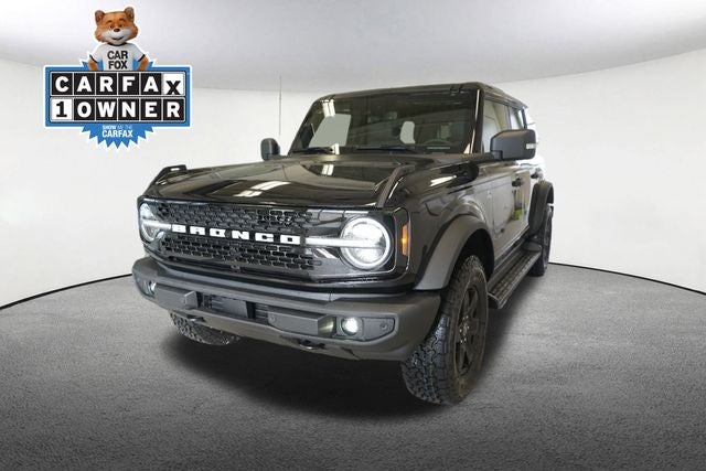 2025 Ford Bronco Outer Banks in Shadow Black — front three-quarter view