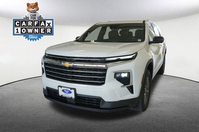 2024 Chevrolet Traverse LT 2LT in Summit White — front three-quarter view